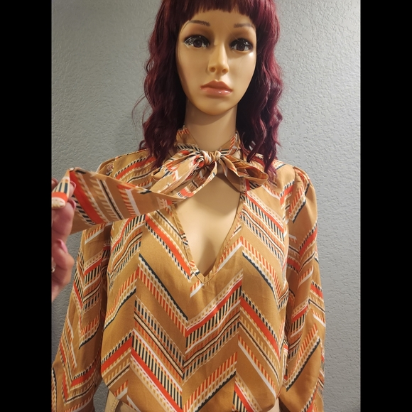 Retro Pussybow Blouse - Picture 7 of 16